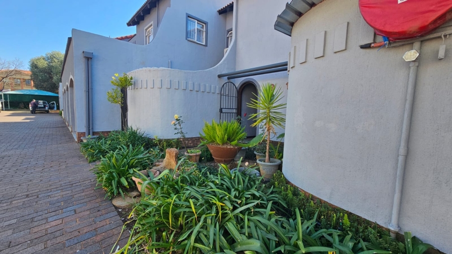 2 Bedroom Property for Sale in Potchefstroom North West
